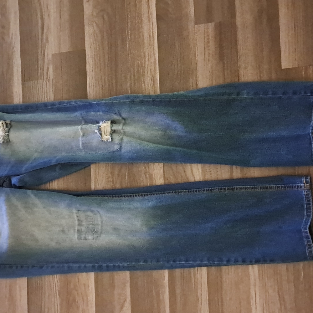 Menswear - Picture 3 of 7